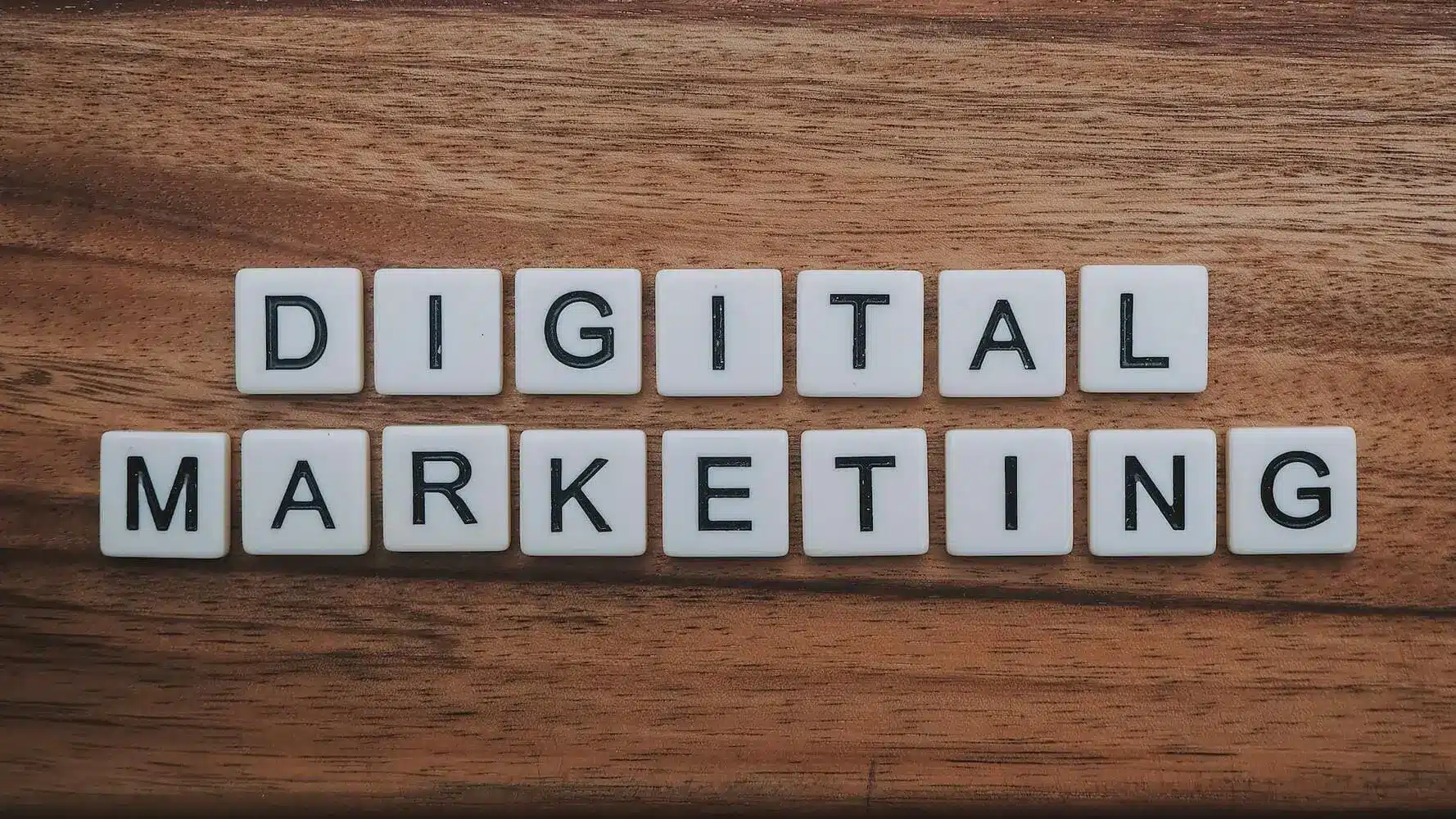 Letras que dicen agencia de marketing